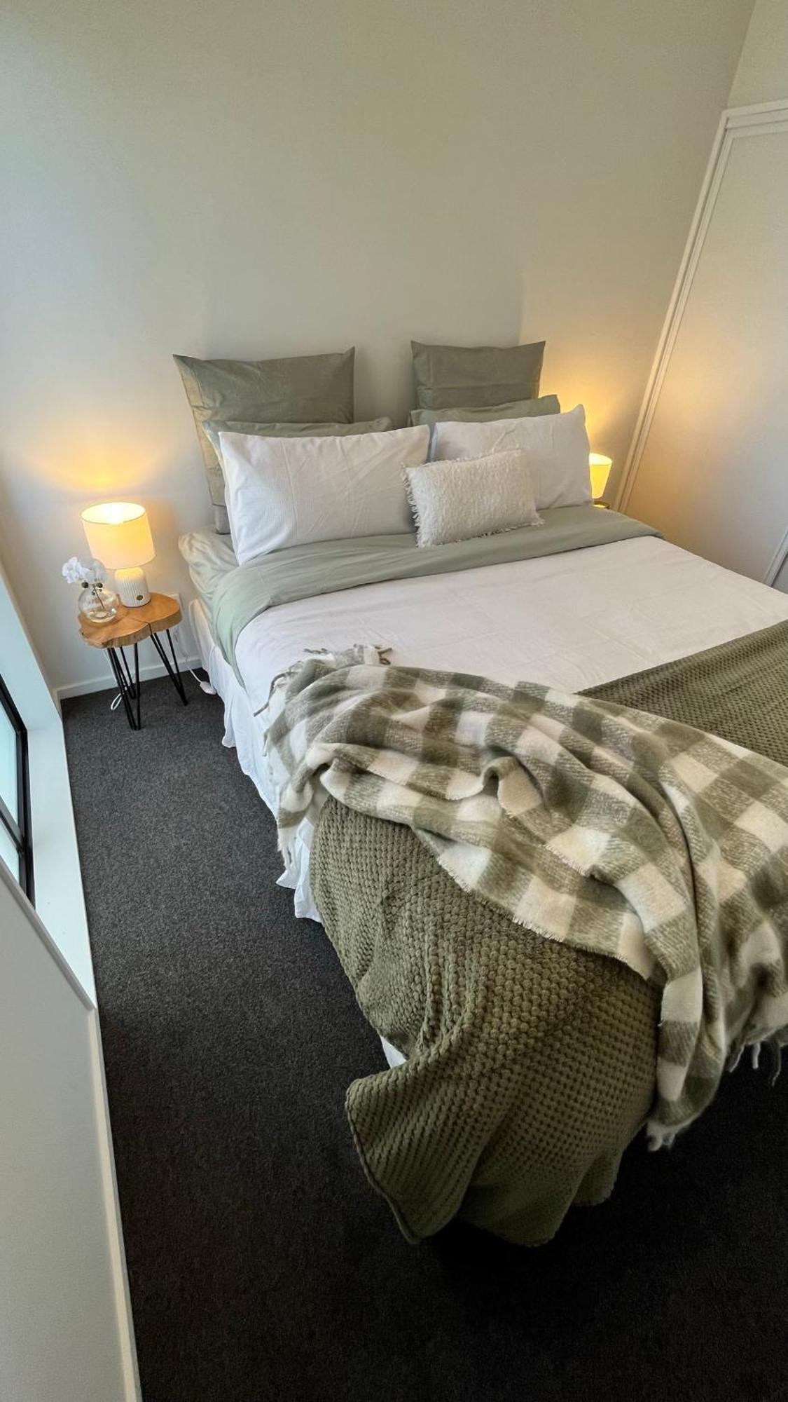 Luxury 2 Bedroom By St James Park 크라이스트처치 외부 사진